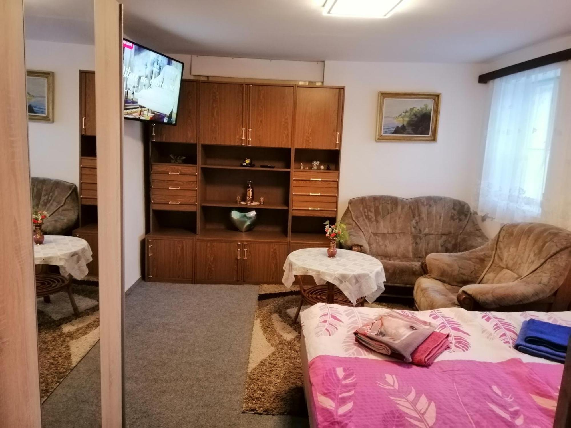 Jura Apartmán *